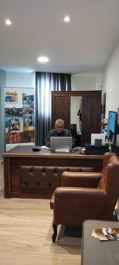 Moab Land Hotel Madaba Buitenkant foto